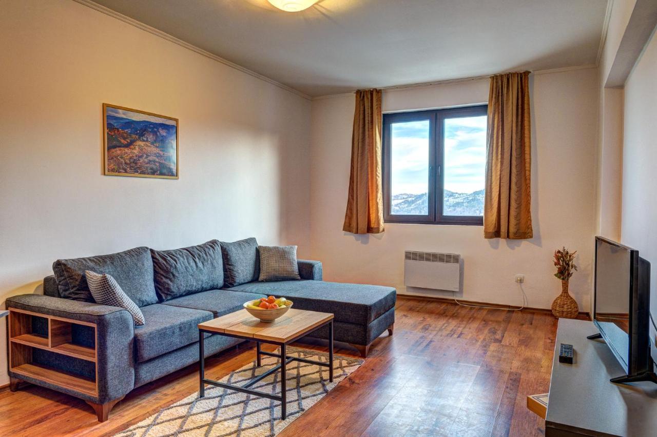 Aparthotel Silver Hills Free Parking Szmoljan Kültér fotó