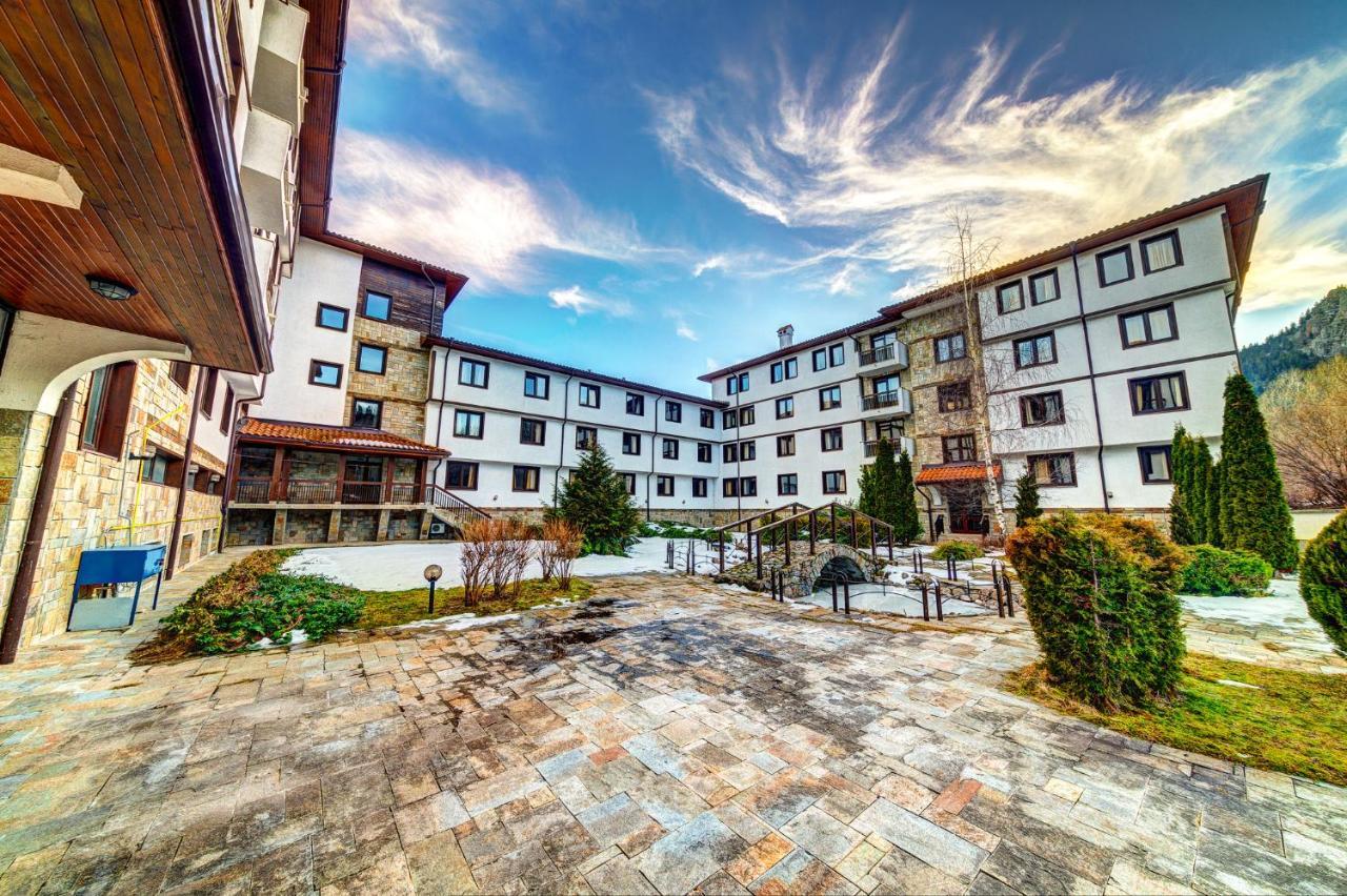 Aparthotel Silver Hills Free Parking Szmoljan Kültér fotó