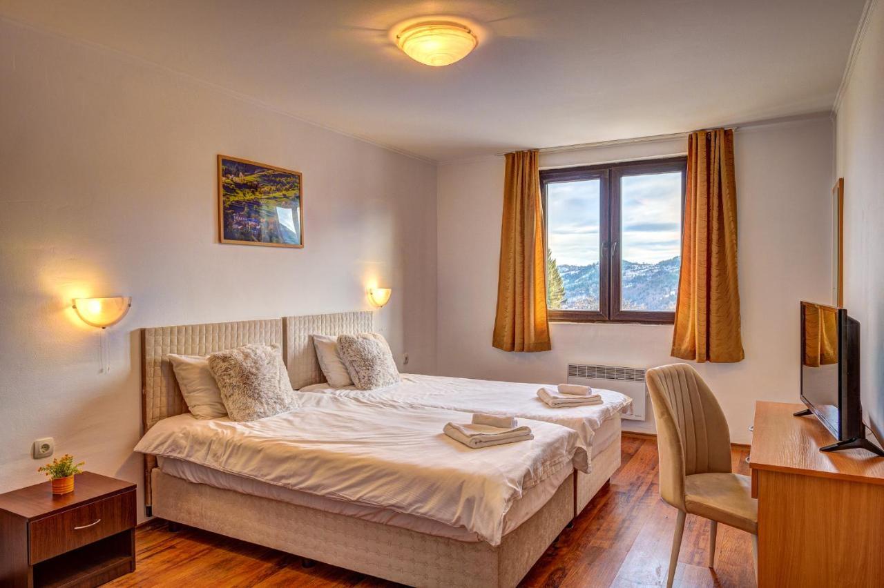 Aparthotel Silver Hills Free Parking Szmoljan Kültér fotó