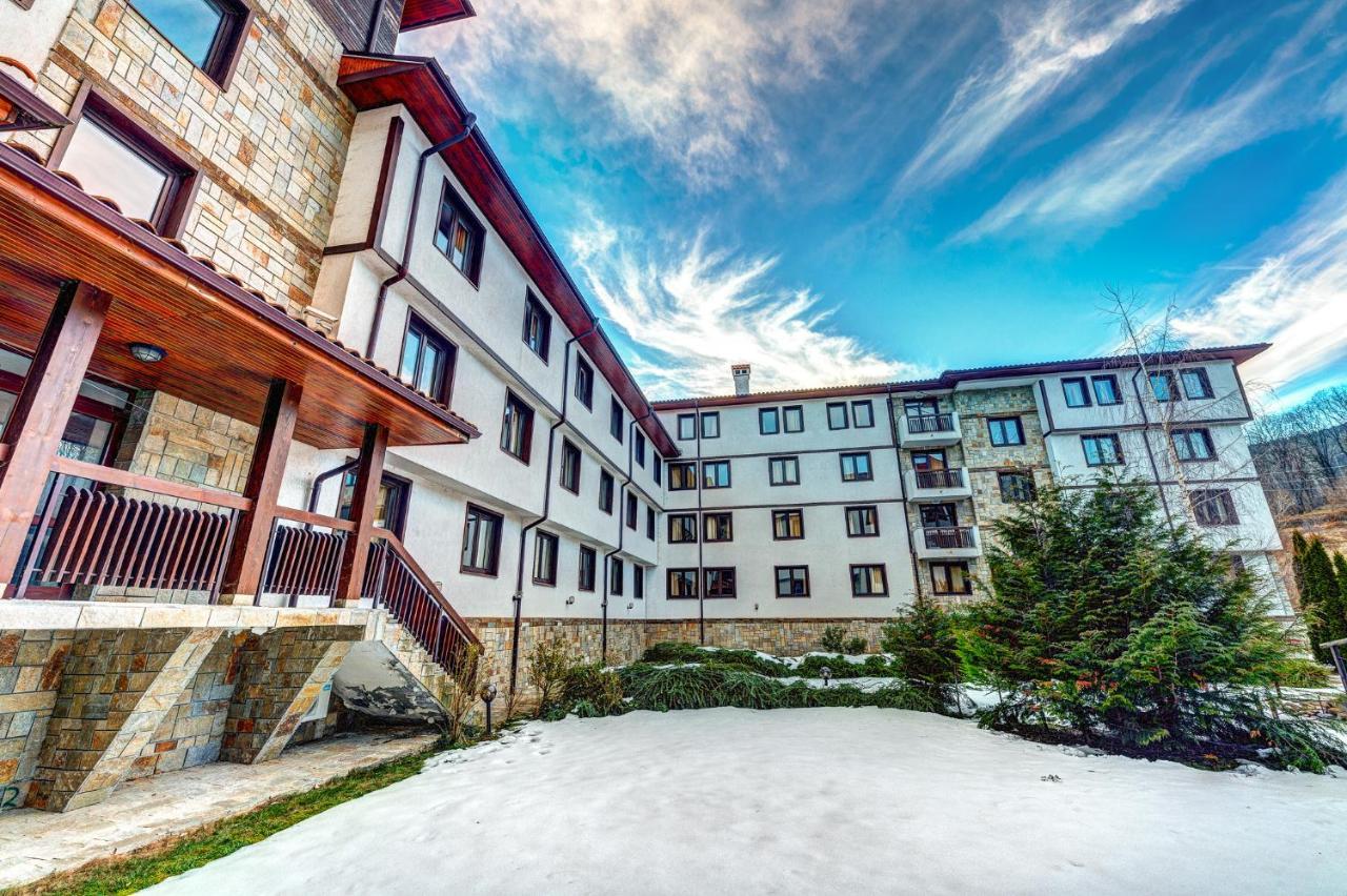 Aparthotel Silver Hills Free Parking Szmoljan Kültér fotó