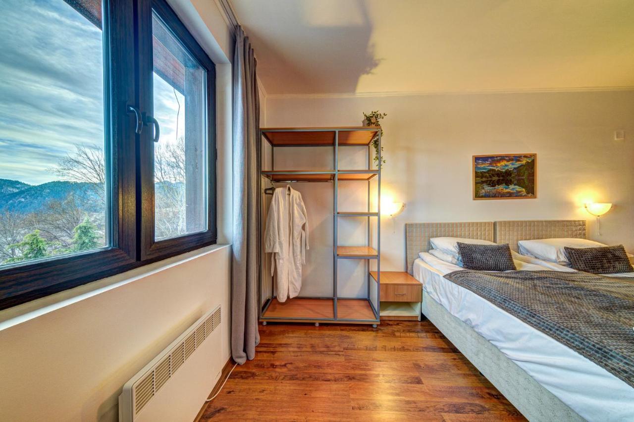 Aparthotel Silver Hills Free Parking Szmoljan Kültér fotó