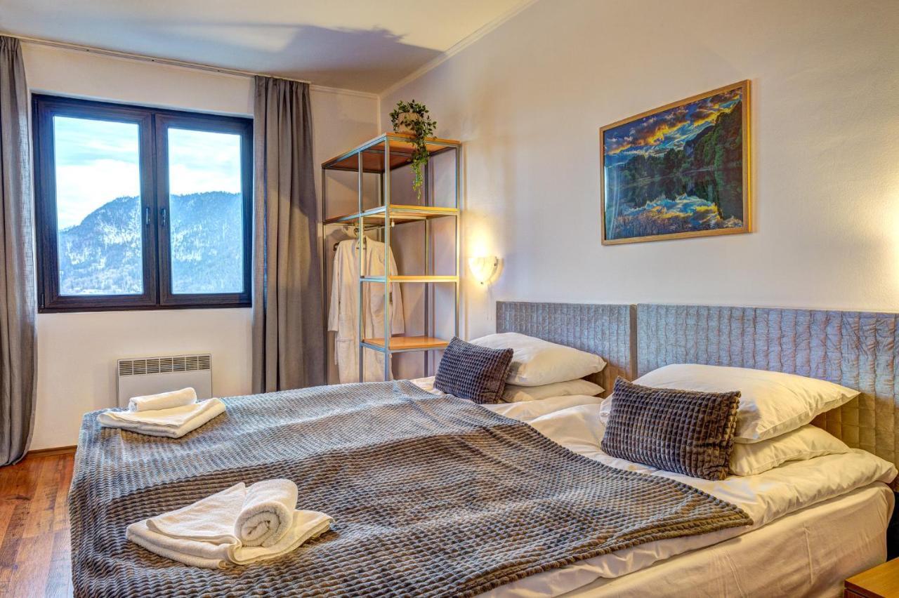 Aparthotel Silver Hills Free Parking Szmoljan Kültér fotó