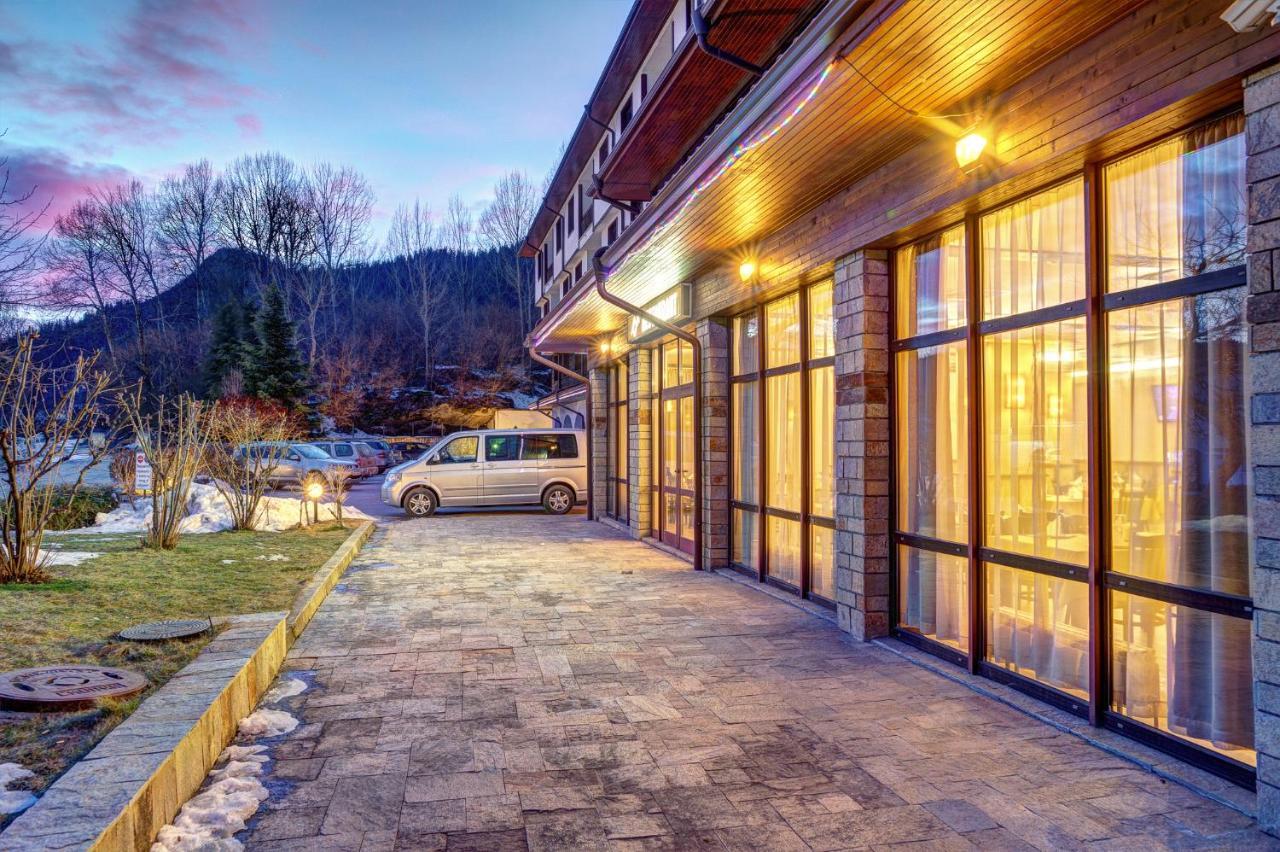 Aparthotel Silver Hills Free Parking Szmoljan Kültér fotó