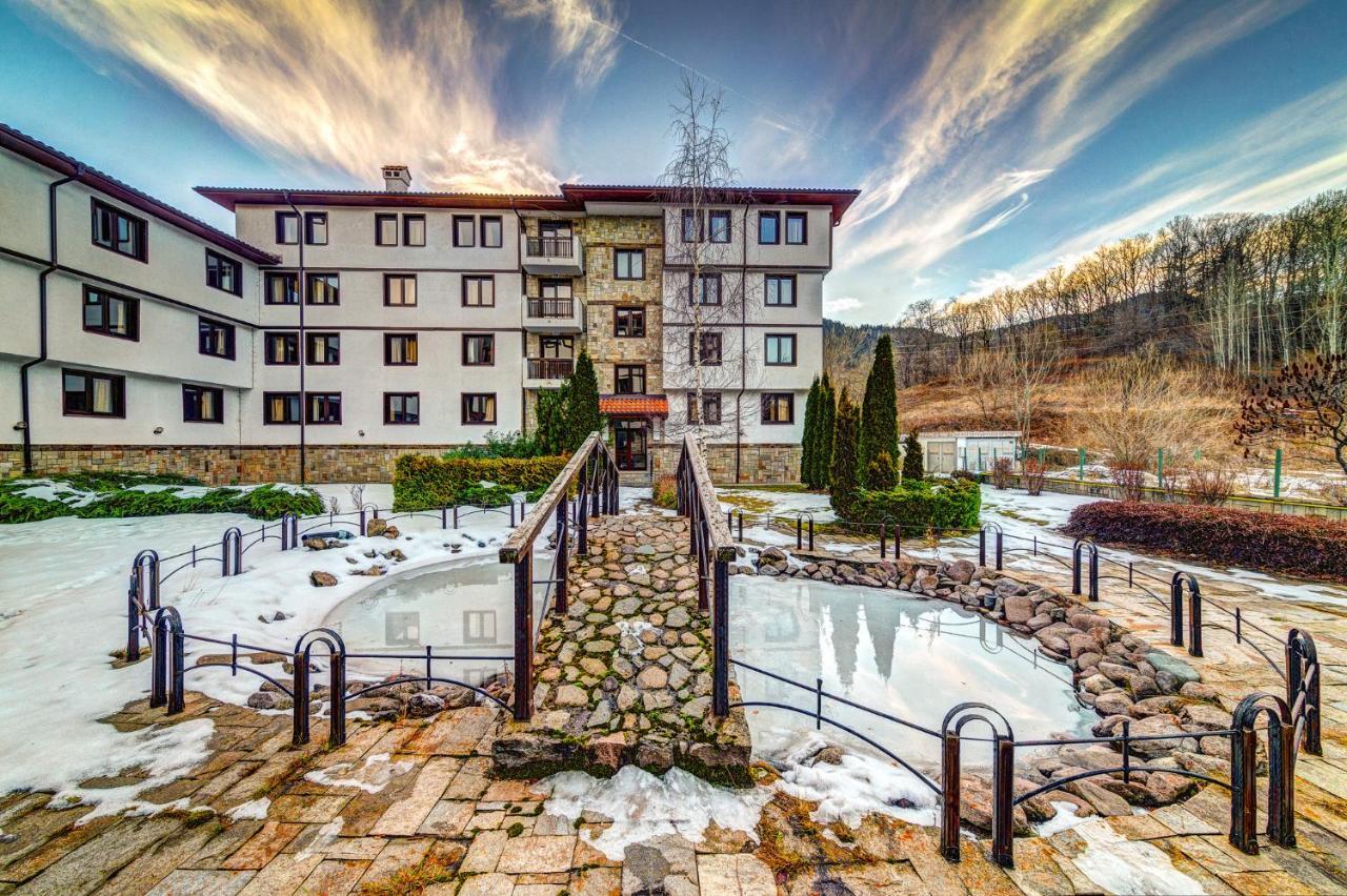 Aparthotel Silver Hills Free Parking Szmoljan Kültér fotó